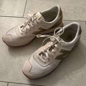 J Crew rare New Balance 620 Women's Cream and Gold Sneakers size